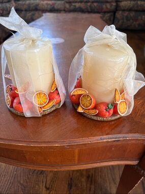 Kohl’s Pillar Candle and Holder with Orange Slice Accents Set of Two Vintage2006